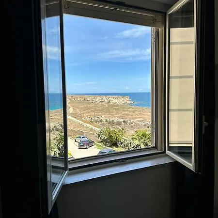 Dyo Adelfia, Elegante 