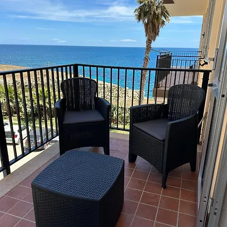 Dyo Adelfia, Elegante 